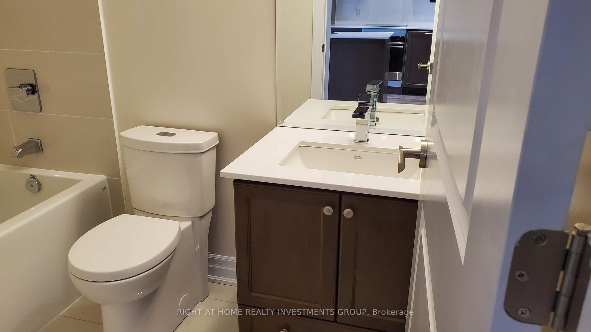 Photo 13 of Unit 1003, 9085 Jane Street, Vaughan, Concord — HOMEH