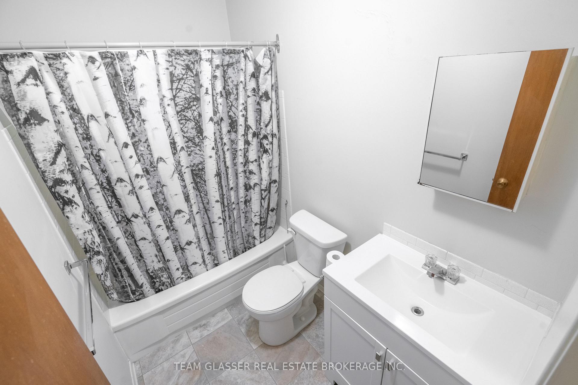 Photo 12 of Unit 104, 52 Hiawatha Street, St. Thomas — HOMEH