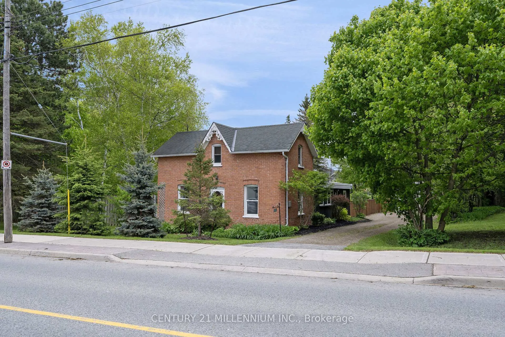 Photo 2 of 1551 Queen Street E, Caledon, Alton — HOMEH