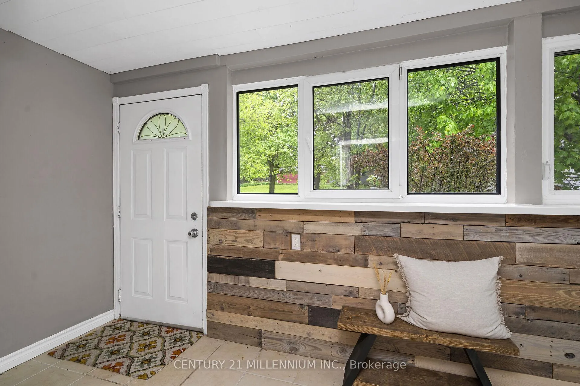 Photo 6 of 1551 Queen Street E, Caledon, Alton — HOMEH
