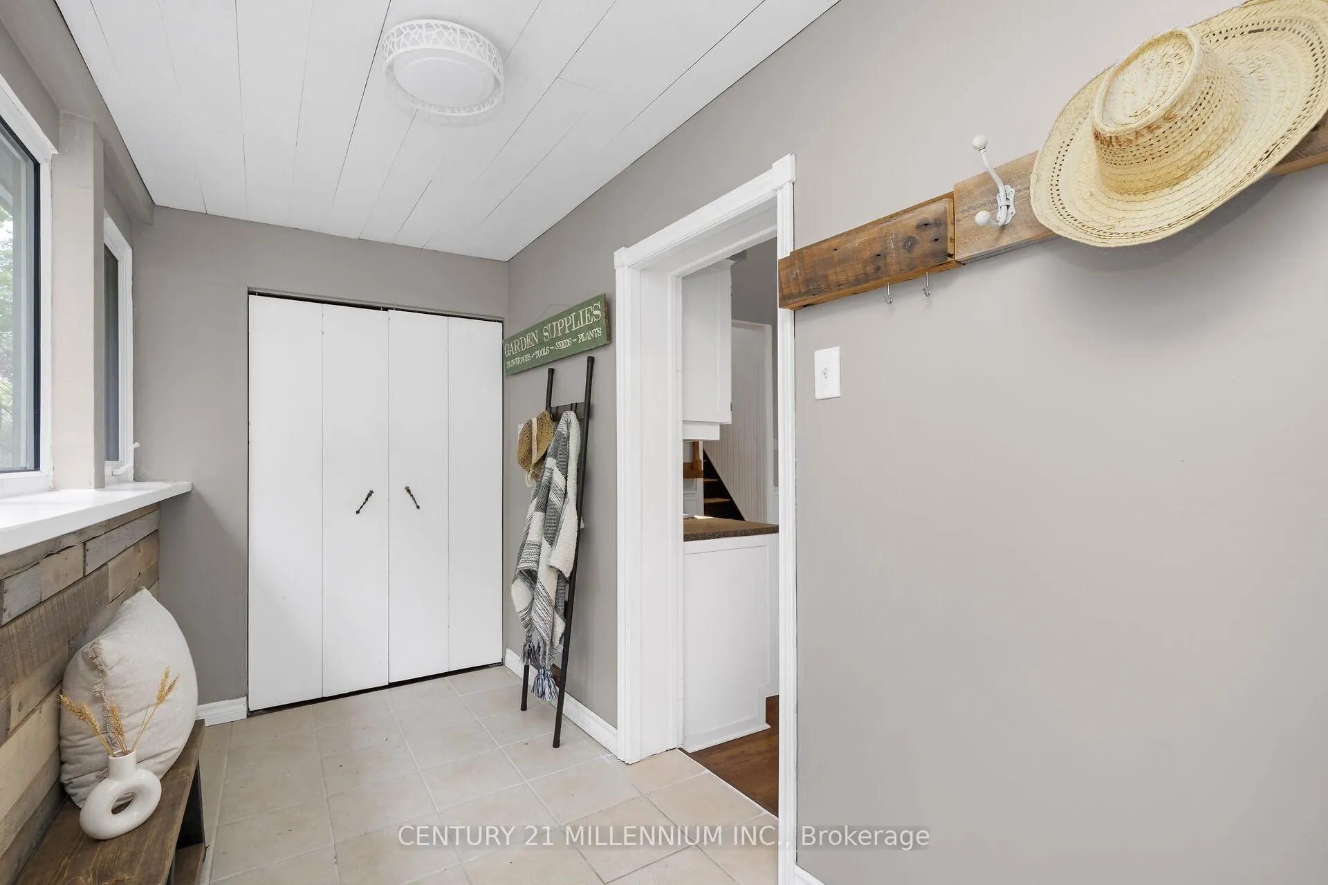 Photo 7 of 1551 Queen Street E, Caledon, Alton — HOMEH