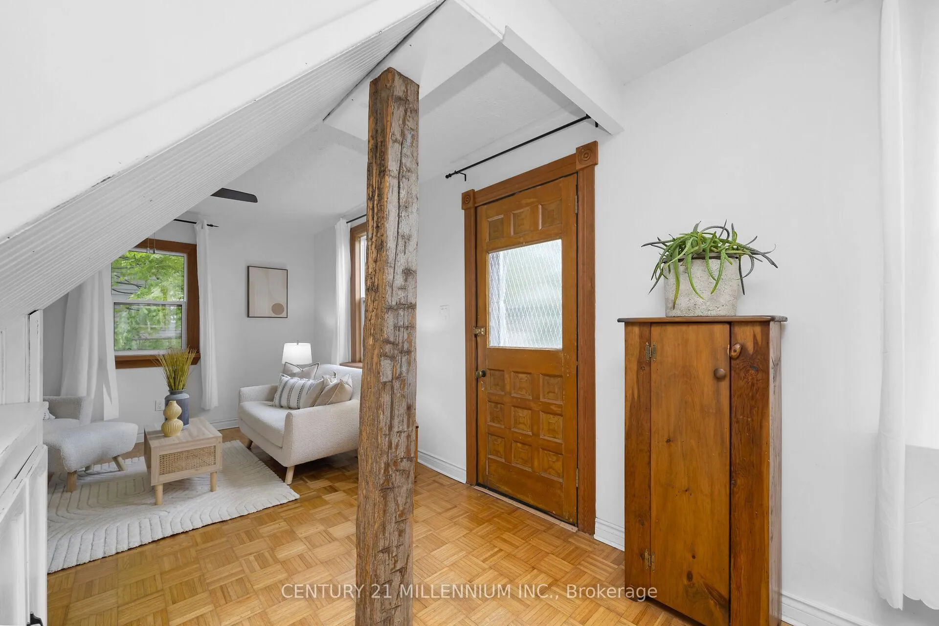 Photo 8 of 1551 Queen Street E, Caledon, Alton — HOMEH