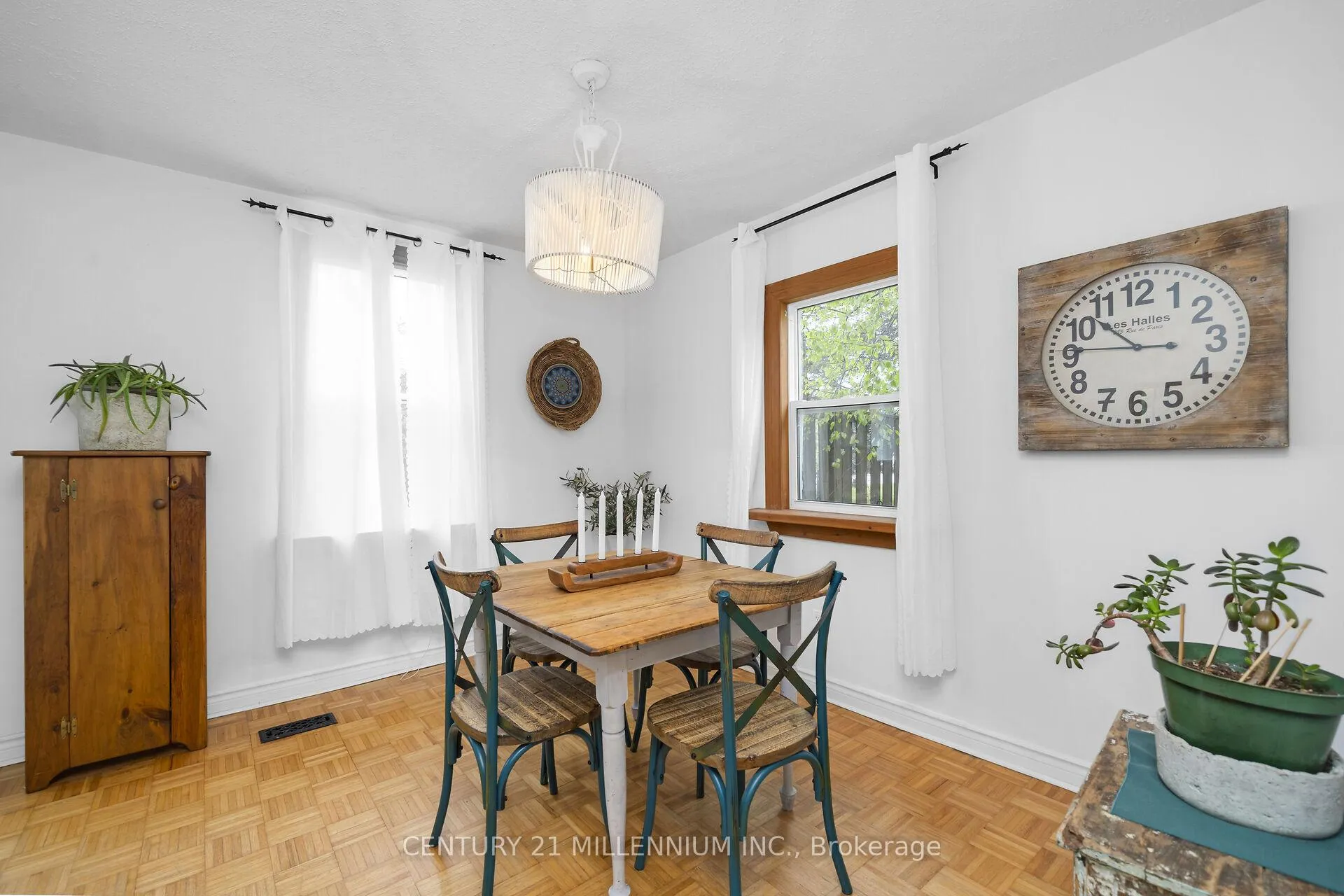 Photo 13 of 1551 Queen Street E, Caledon, Alton — HOMEH