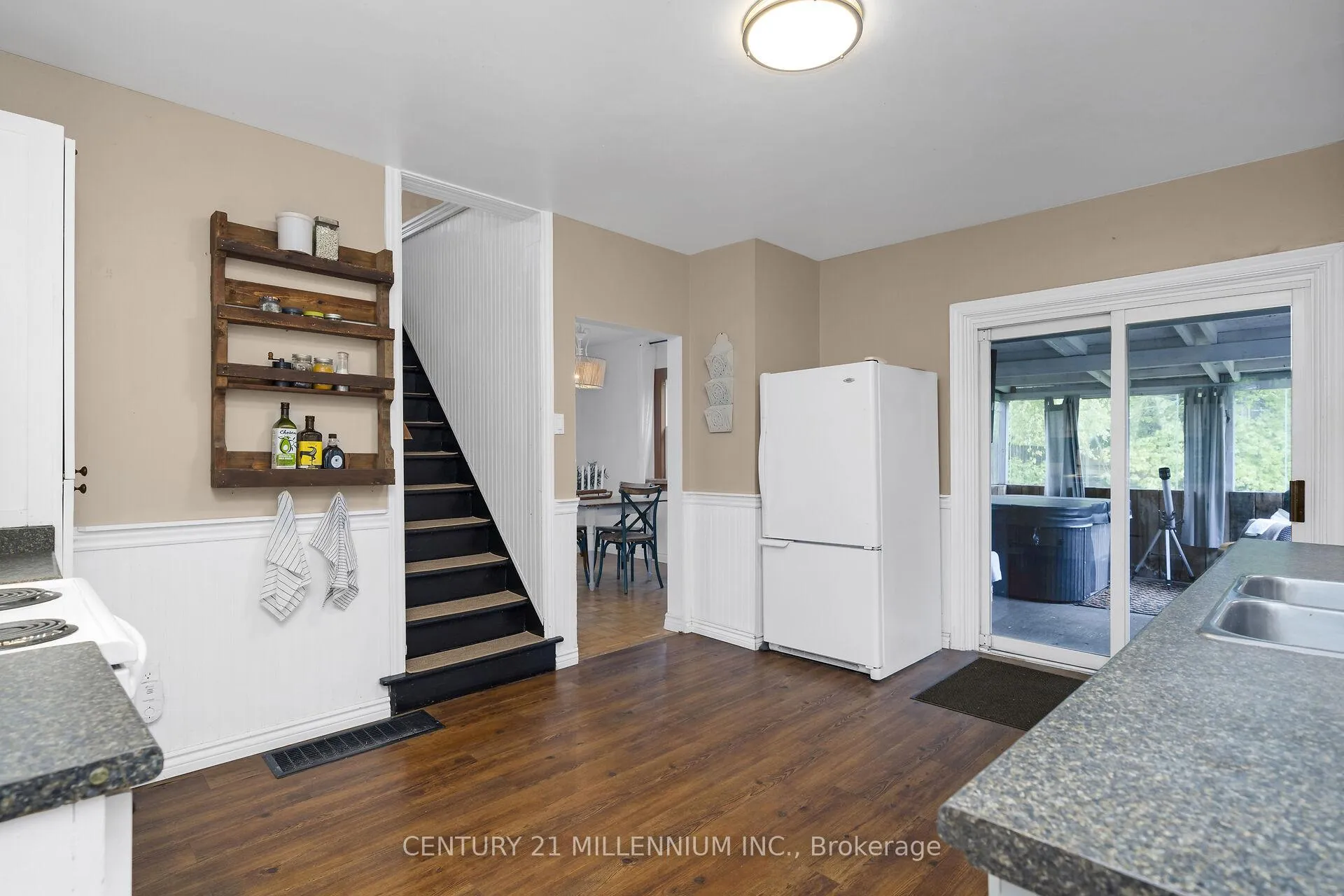 Photo 16 of 1551 Queen Street E, Caledon, Alton — HOMEH