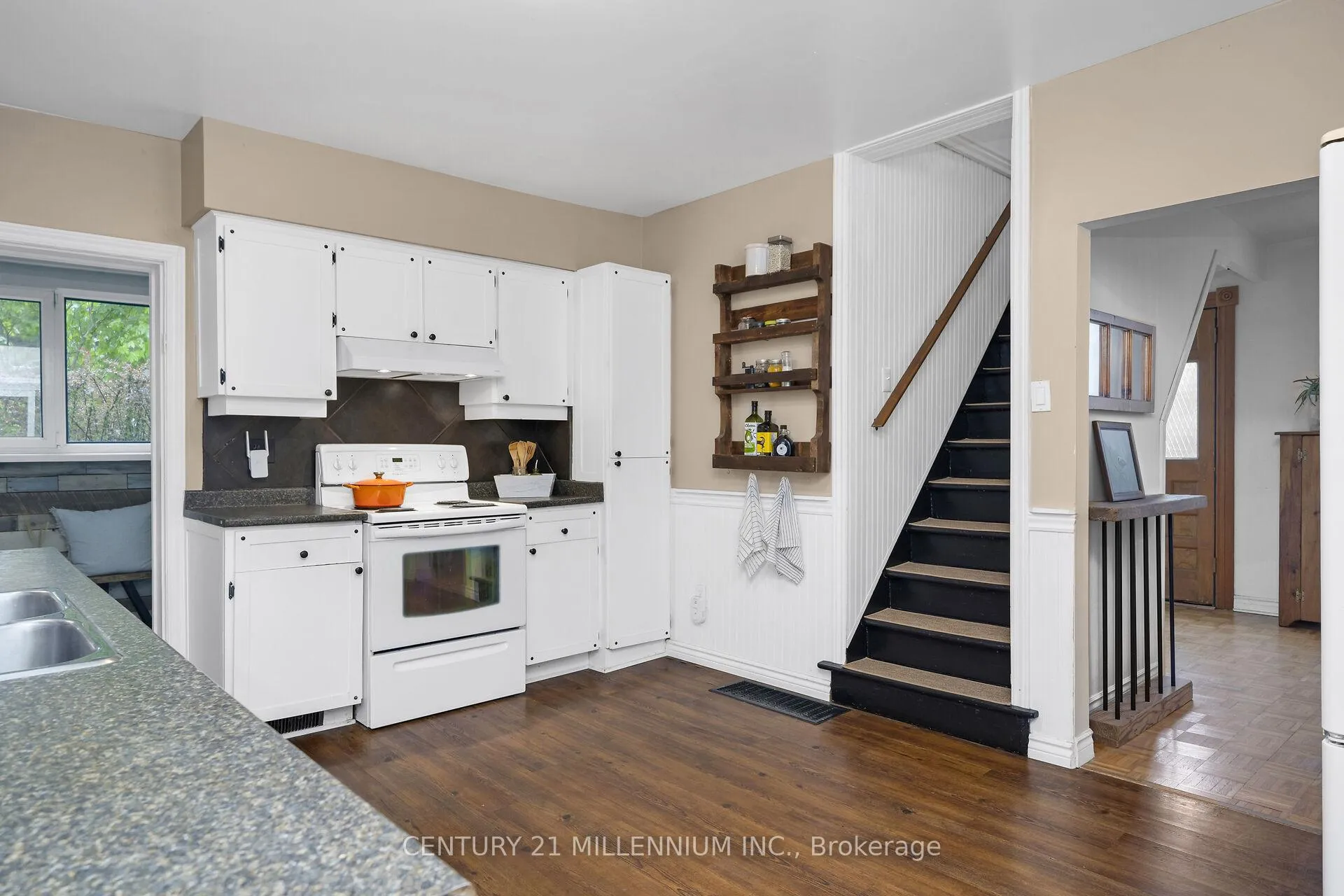 Photo 17 of 1551 Queen Street E, Caledon, Alton — HOMEH