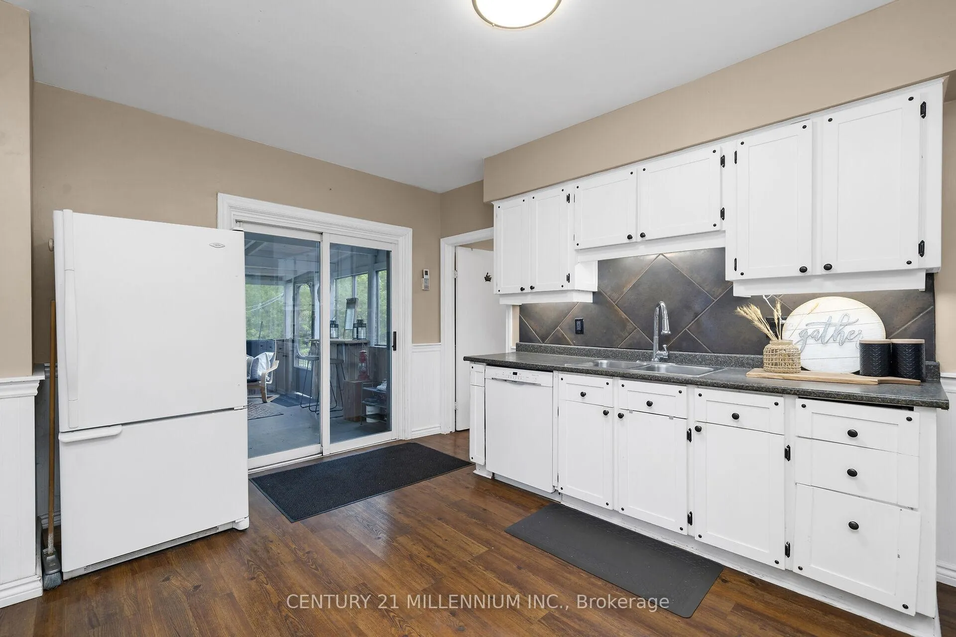 Photo 18 of 1551 Queen Street E, Caledon, Alton — HOMEH