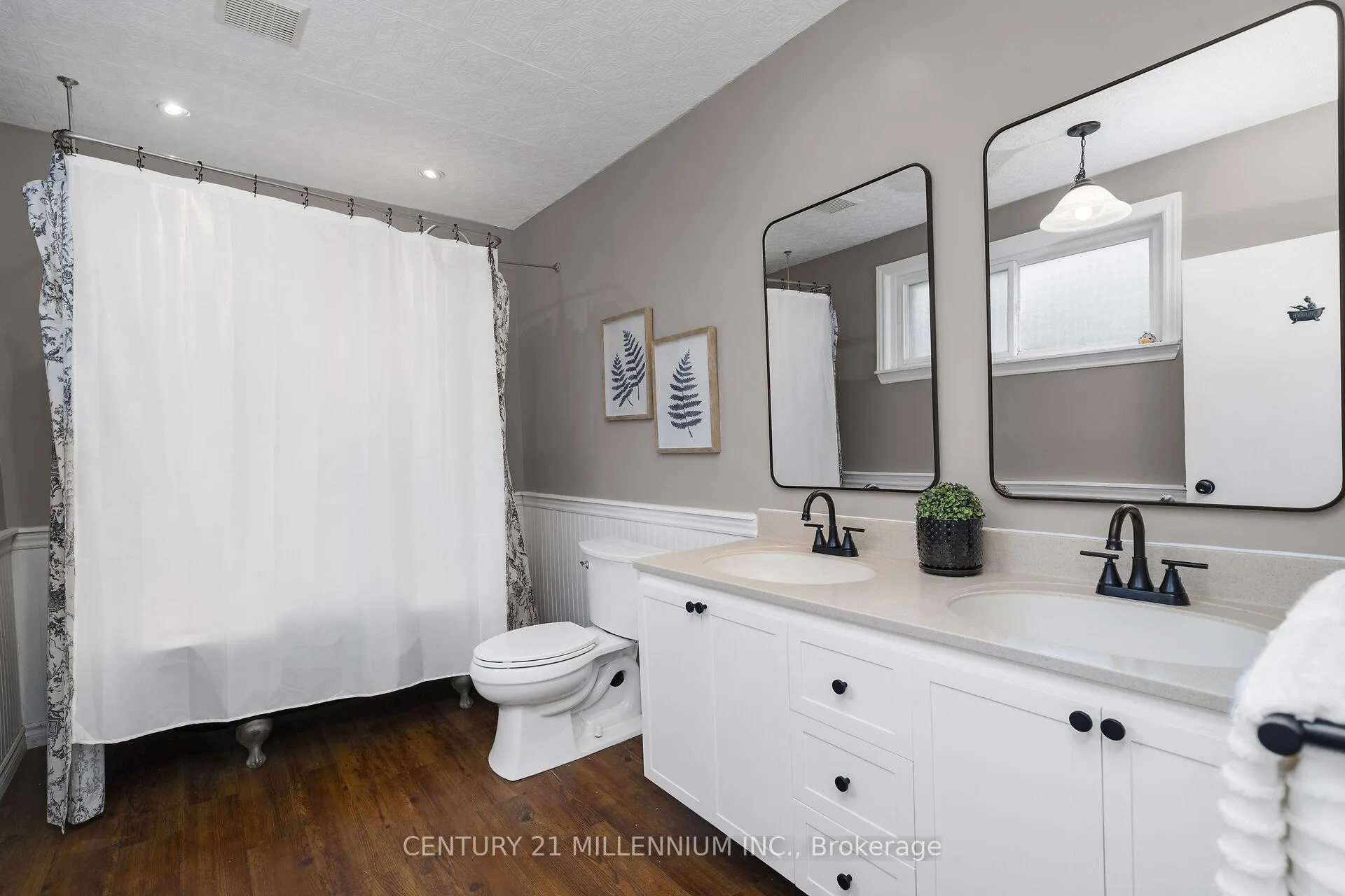 Photo 22 of 1551 Queen Street E, Caledon, Alton — HOMEH