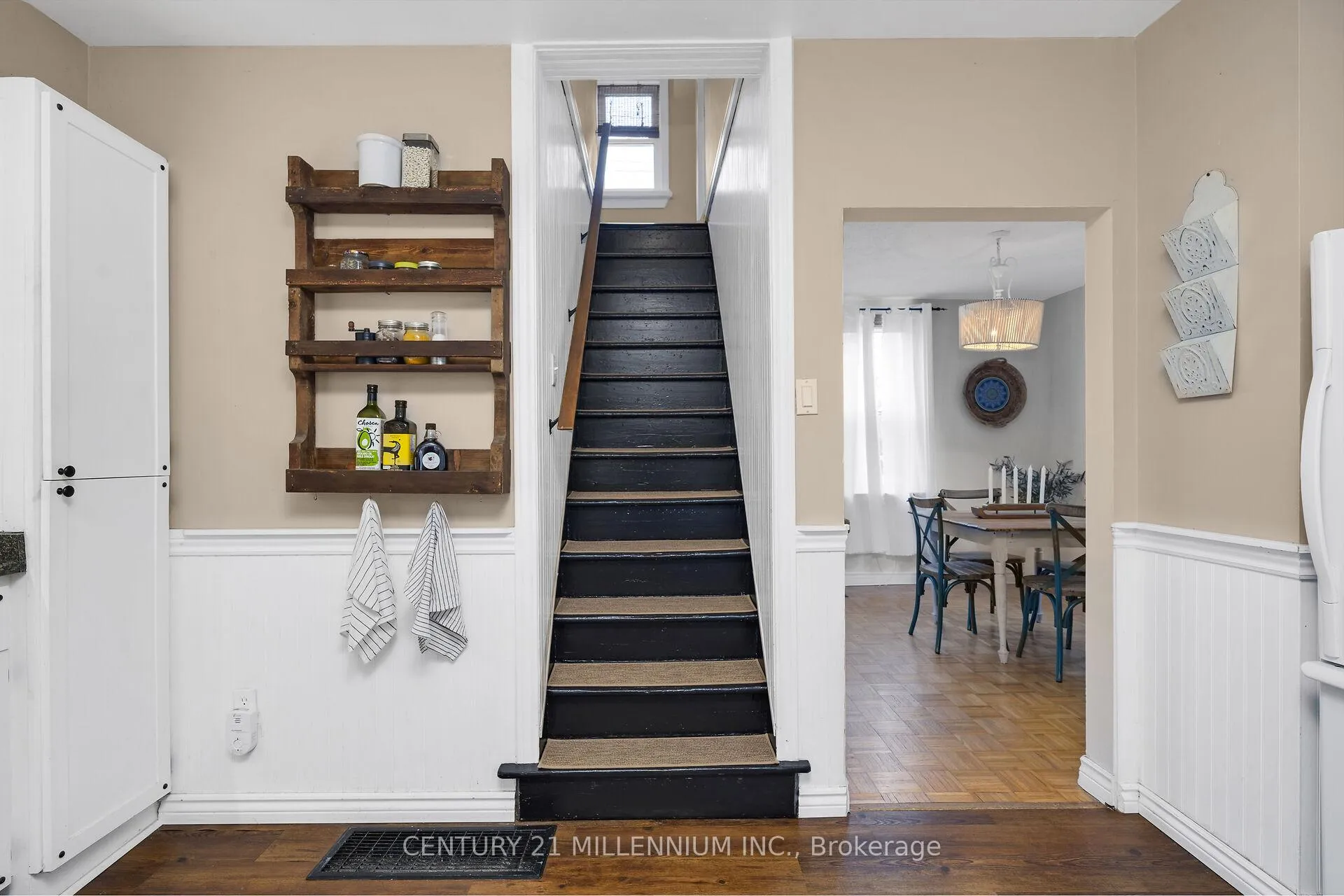 Photo 23 of 1551 Queen Street E, Caledon, Alton — HOMEH