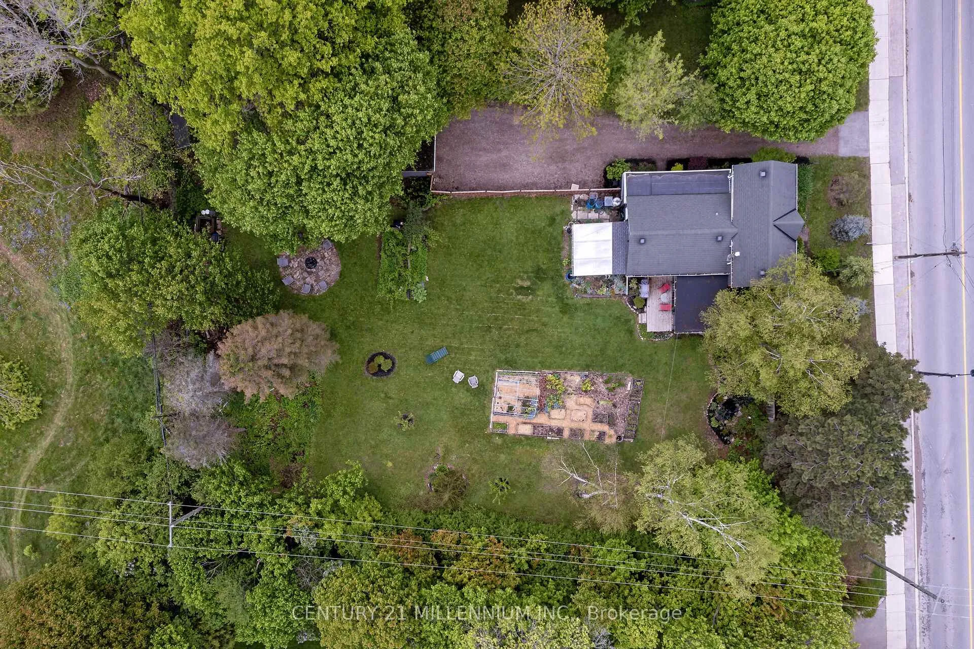 Photo 27 of 1551 Queen Street E, Caledon, Alton — HOMEH