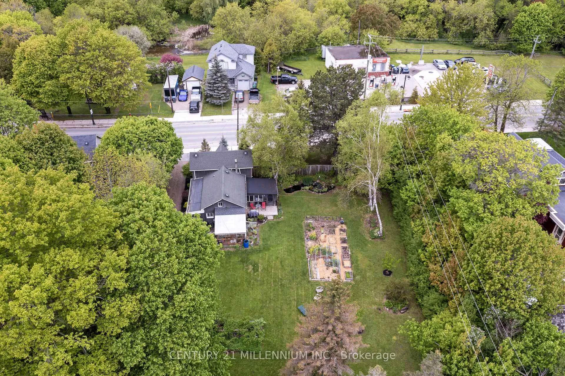 Photo 29 of 1551 Queen Street E, Caledon, Alton — HOMEH