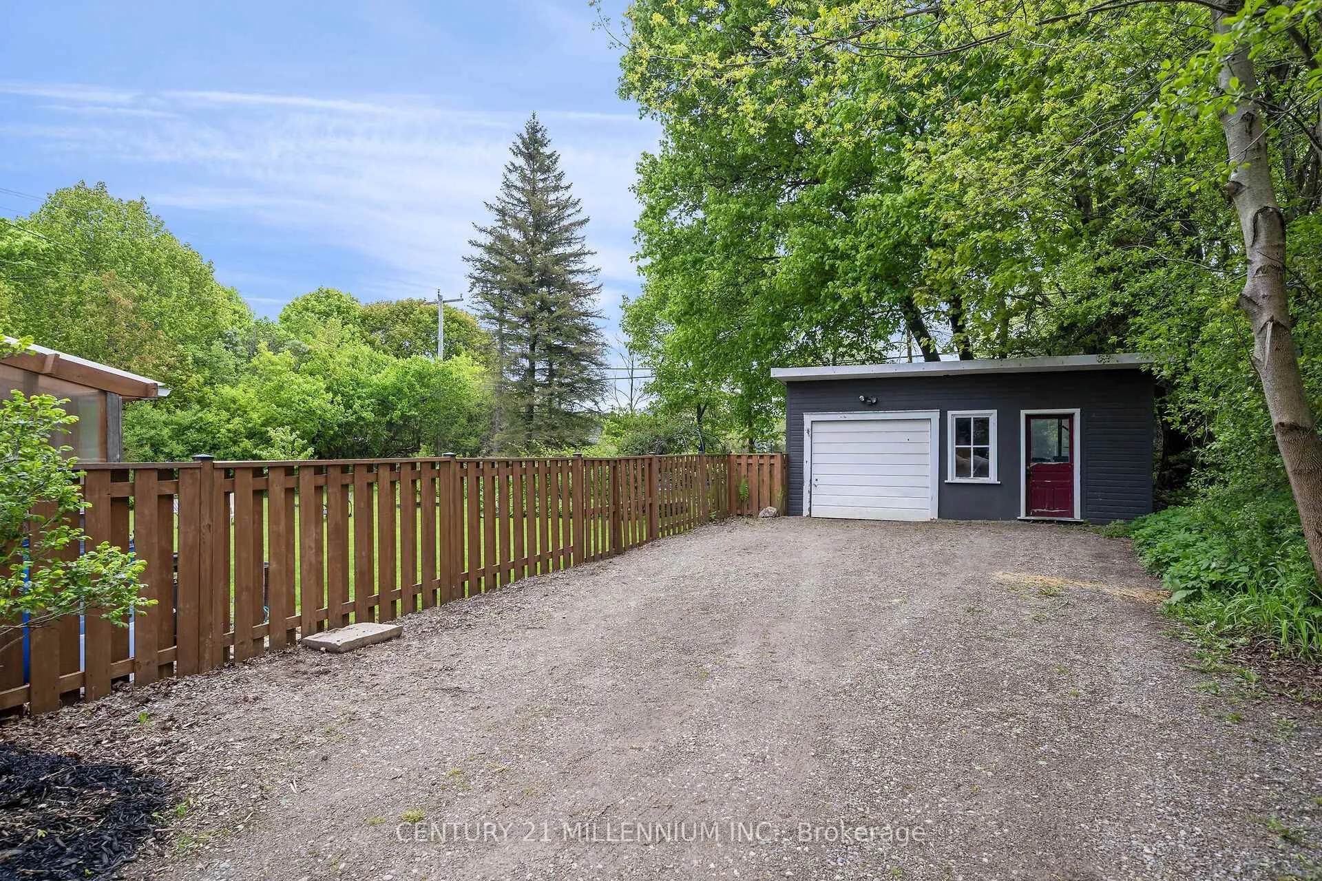 Photo 30 of 1551 Queen Street E, Caledon, Alton — HOMEH
