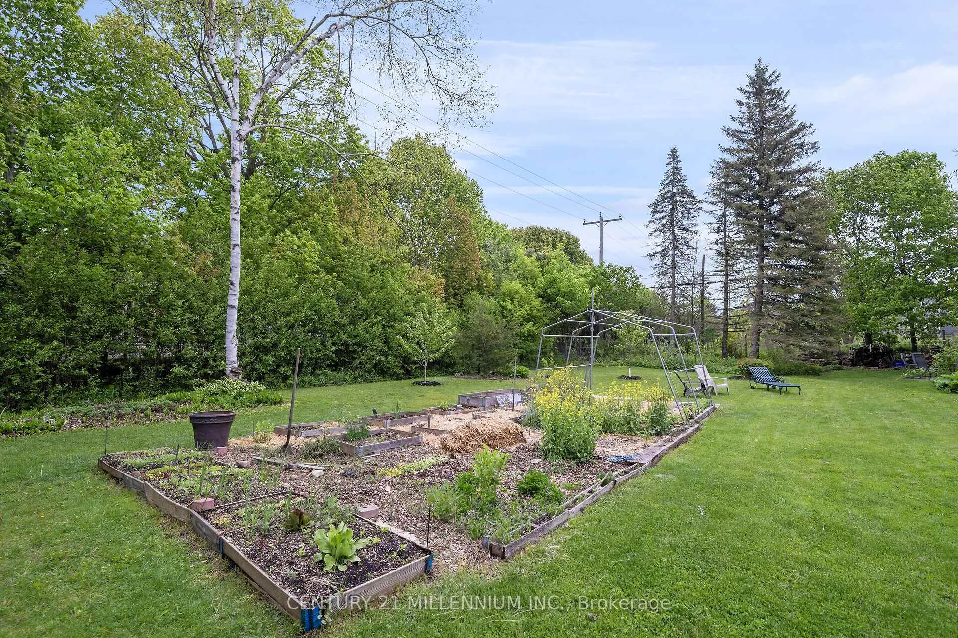 Photo 33 of 1551 Queen Street E, Caledon, Alton — HOMEH