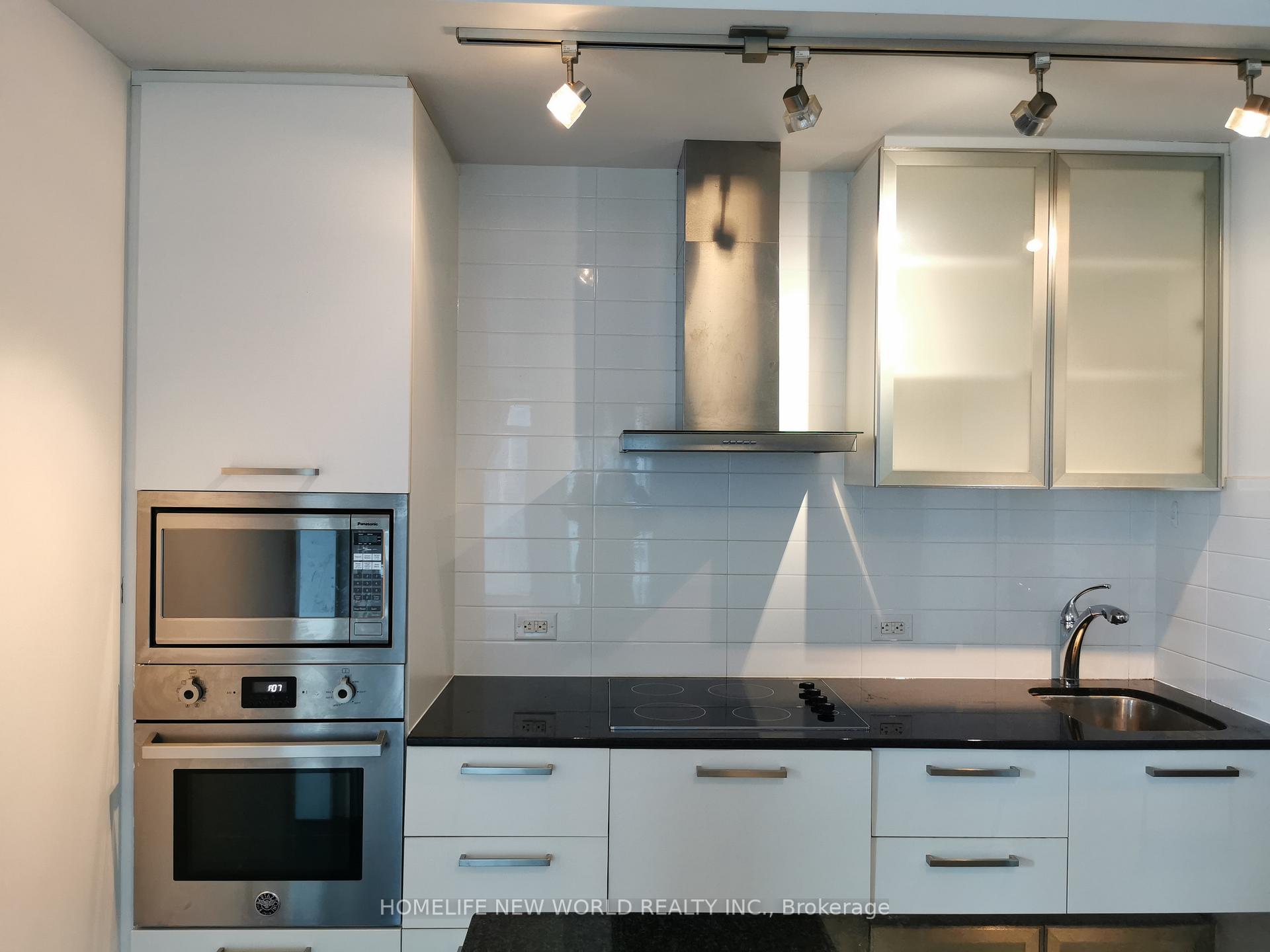 Photo 14 of Unit 1402, 14 York Street, Toronto, Waterfront Communities — HOMEH