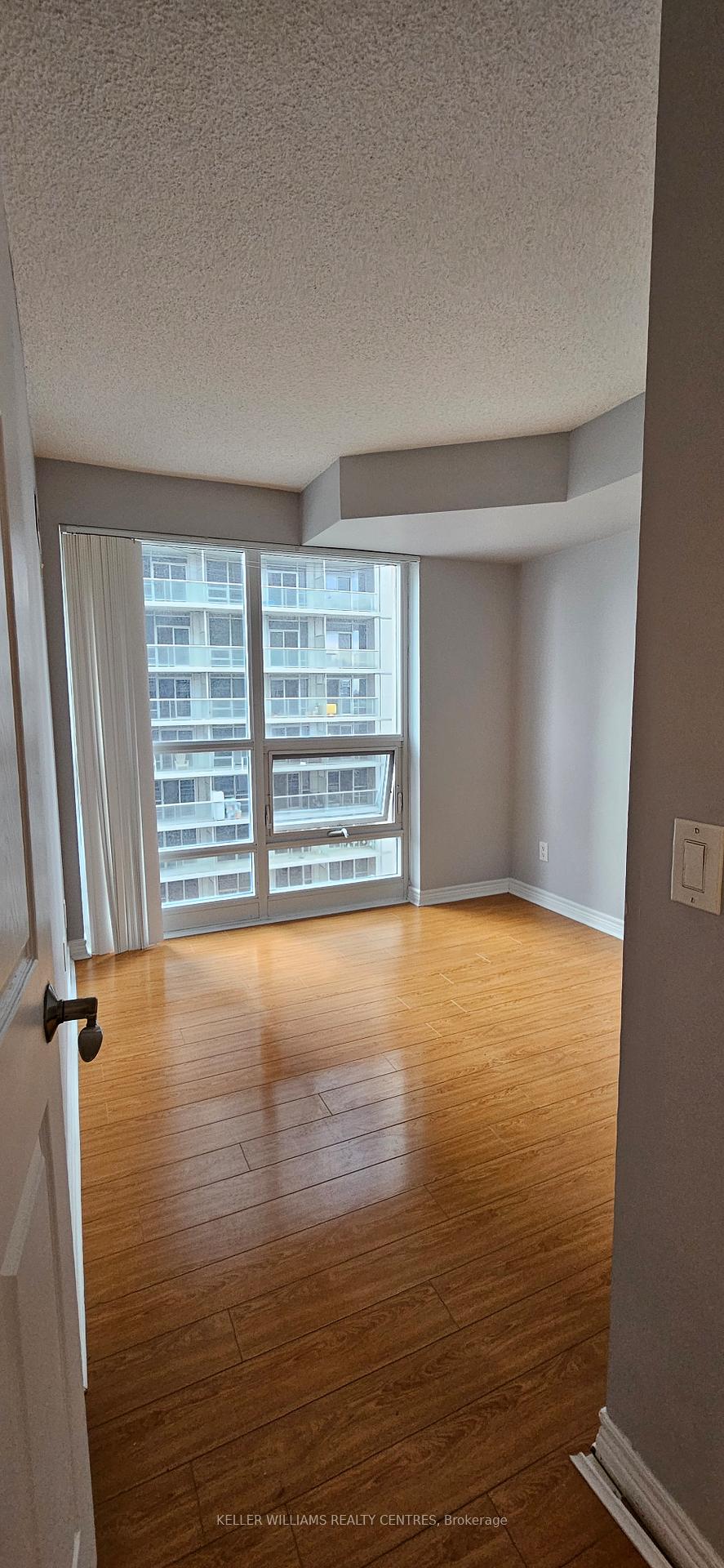 Photo 7 of Unit 2405, 763 Bay Street, Toronto, Bay Street Corridor — HOMEH