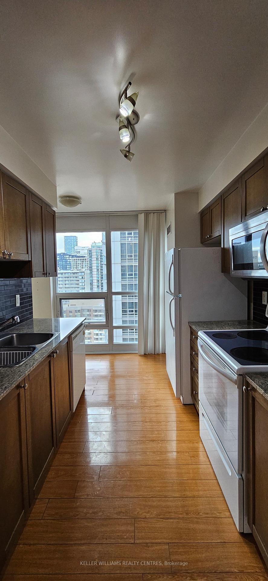 Photo 6 of Unit 2405, 763 Bay Street, Toronto, Bay Street Corridor — HOMEH