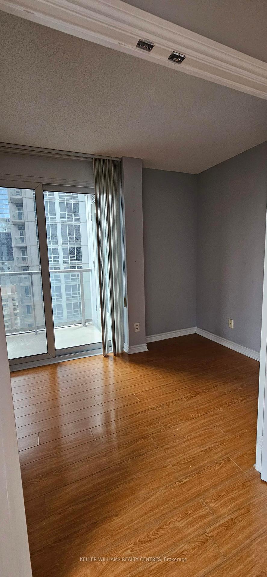Photo 8 of Unit 2405, 763 Bay Street, Toronto, Bay Street Corridor — HOMEH