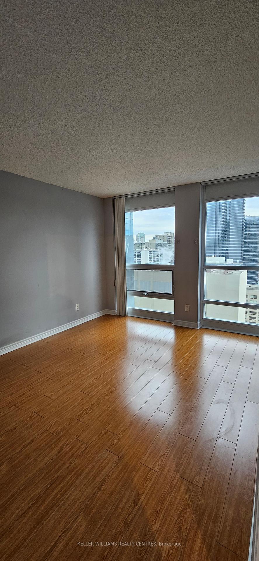 Photo 5 of Unit 2405, 763 Bay Street, Toronto, Bay Street Corridor — HOMEH