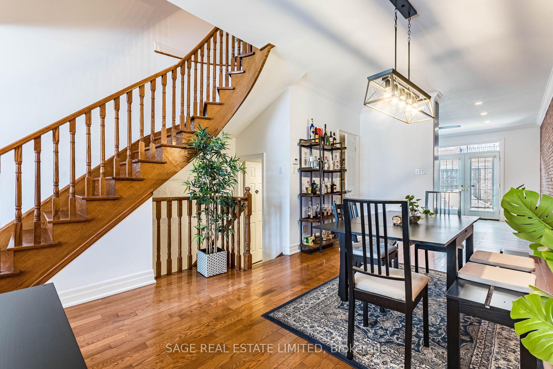 Photo 6 of 548D Scarlett Road, Etobicoke, Humber Heights — HOMEH