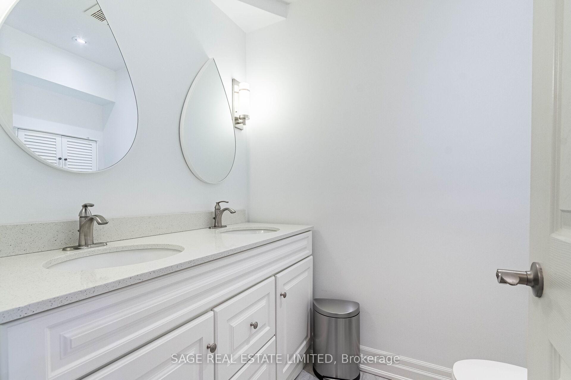Photo 13 of 548D Scarlett Road, Etobicoke, Humber Heights — HOMEH