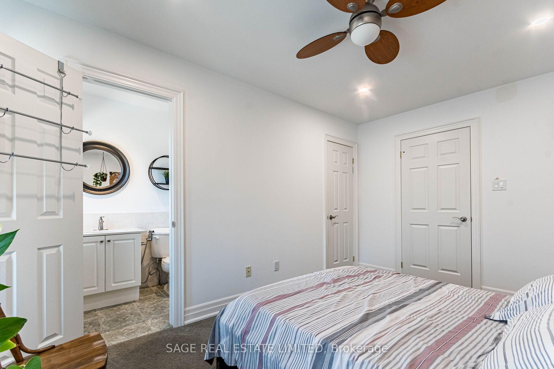 Photo 18 of 548D Scarlett Road, Etobicoke, Humber Heights — HOMEH