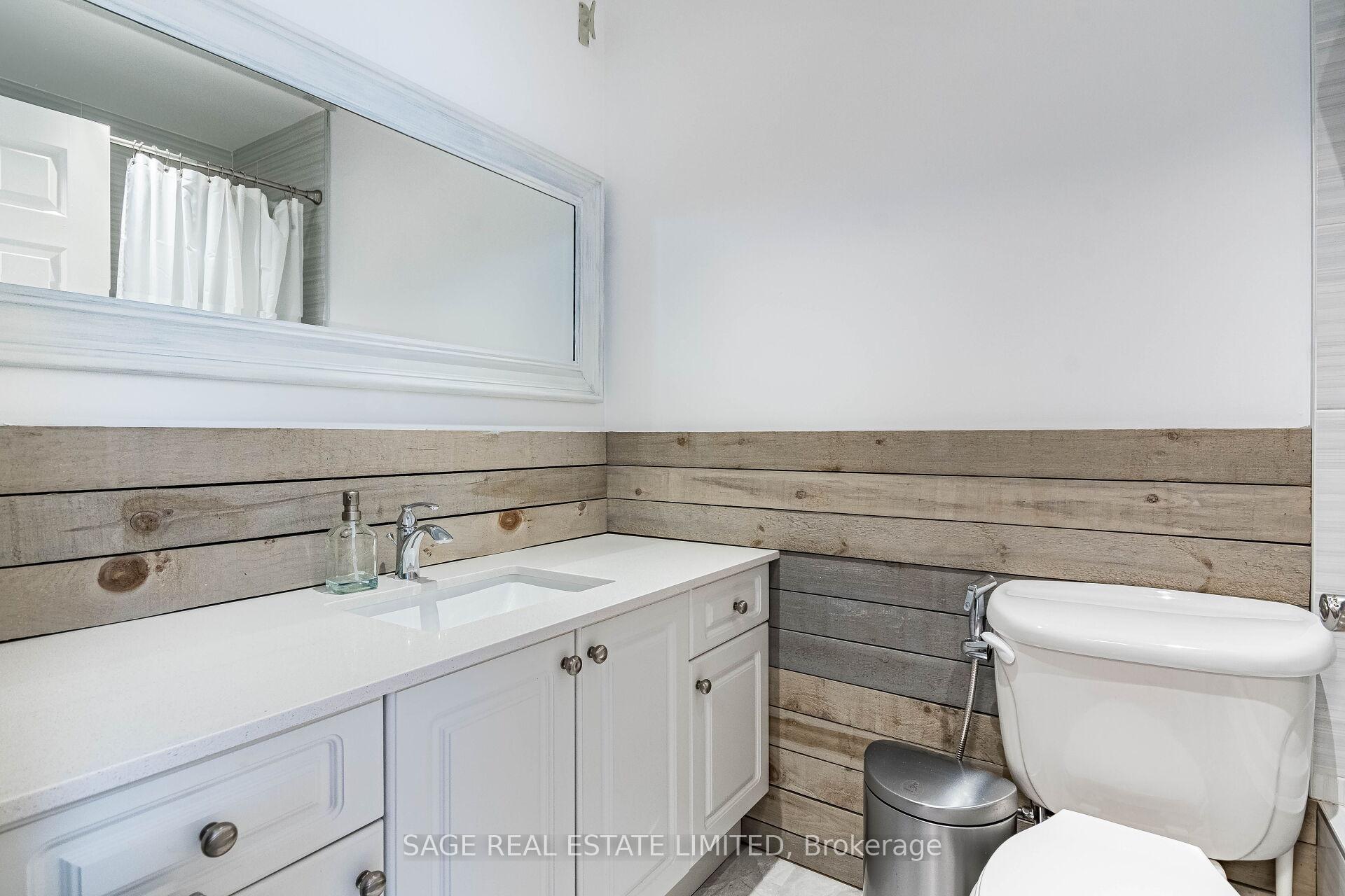 Photo 27 of 548D Scarlett Road, Etobicoke, Humber Heights — HOMEH
