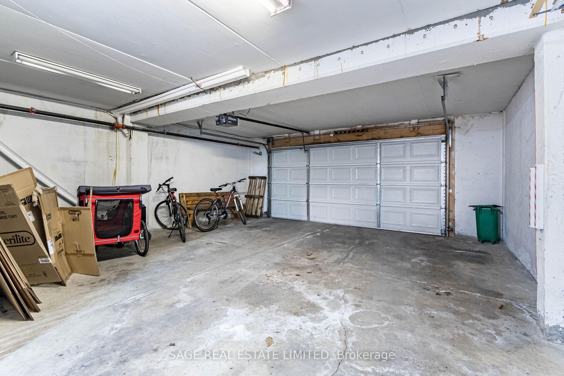 Photo 35 of 548D Scarlett Road, Etobicoke, Humber Heights — HOMEH