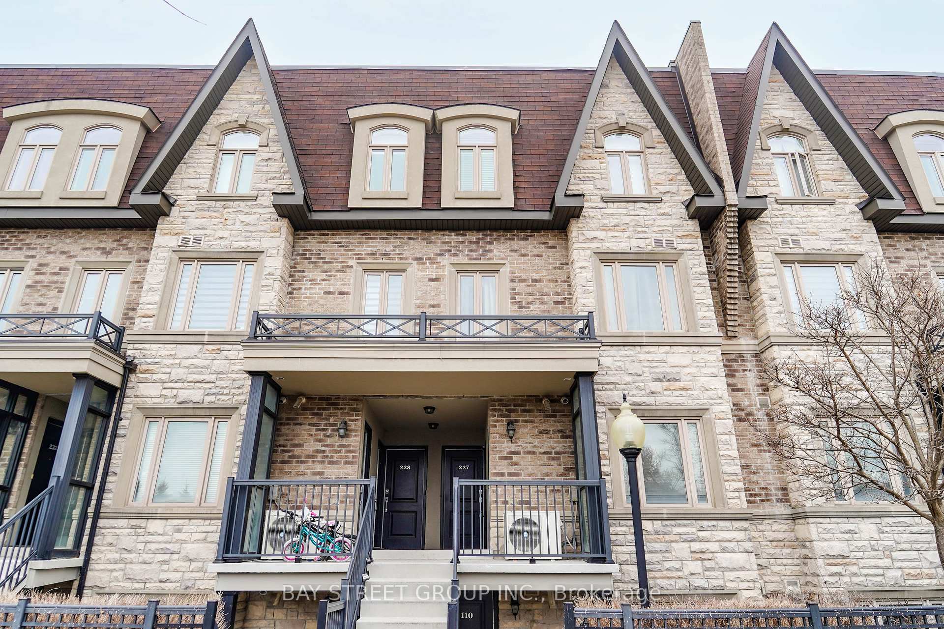 Front of Unit 227, 320 John Street