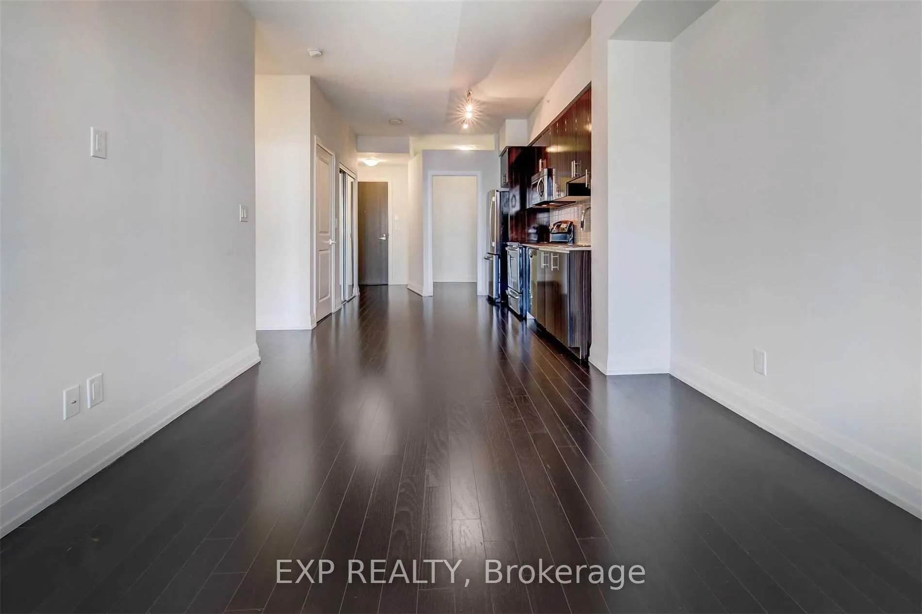 Photo 4 of Unit 2333, 7161 Yonge Street, Markham, Grandview — HOMEH