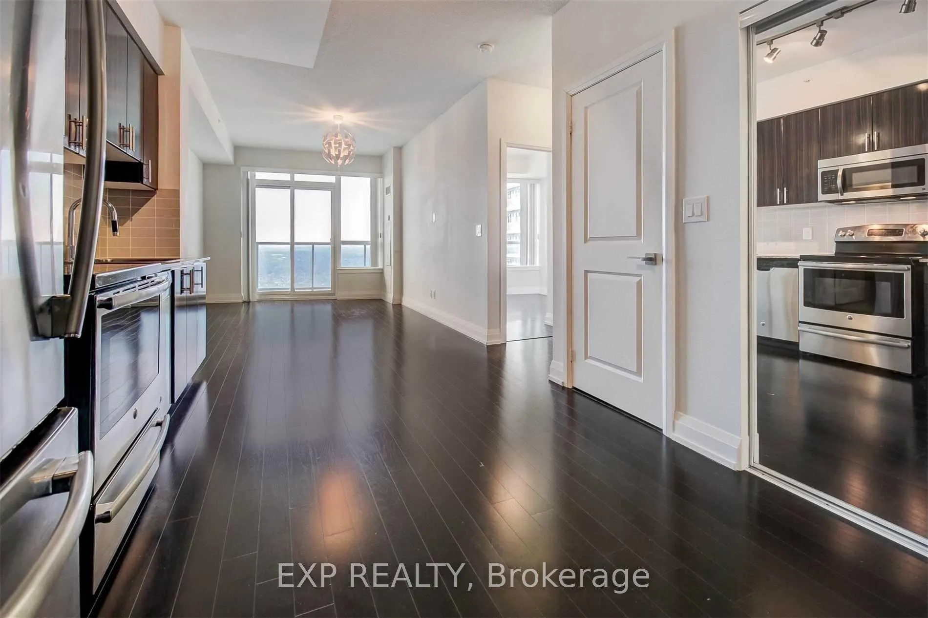 Photo 7 of Unit 2333, 7161 Yonge Street, Markham, Grandview — HOMEH