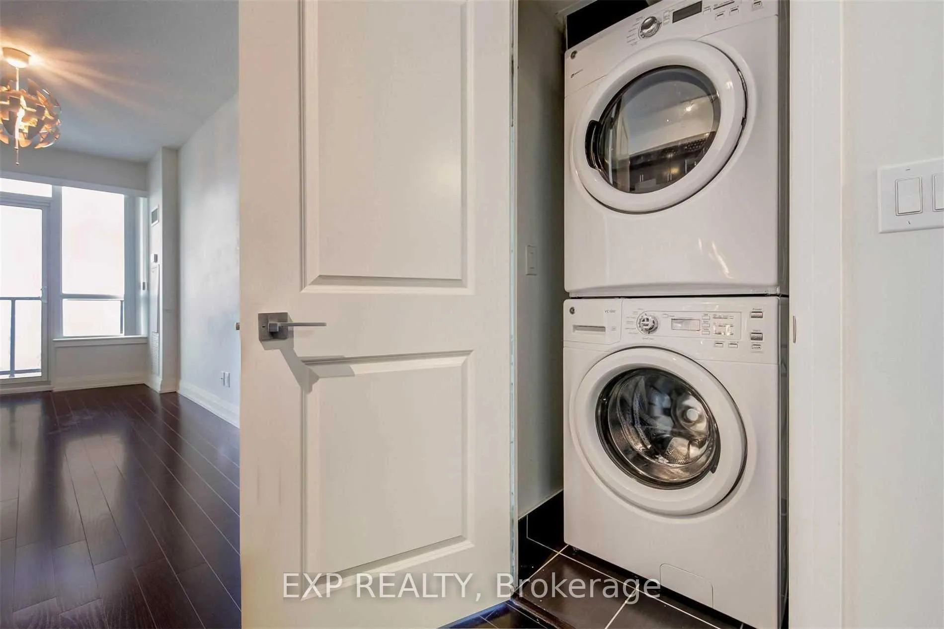 Photo 10 of Unit 2333, 7161 Yonge Street, Markham, Grandview — HOMEH