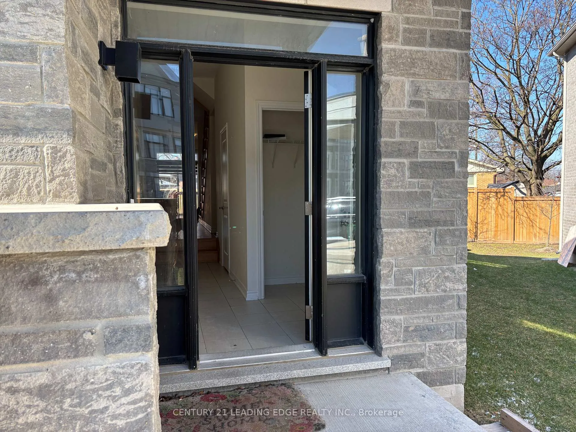Photo 2 of 318 Okanagan Path, Oshawa, Donevan — HOMEH