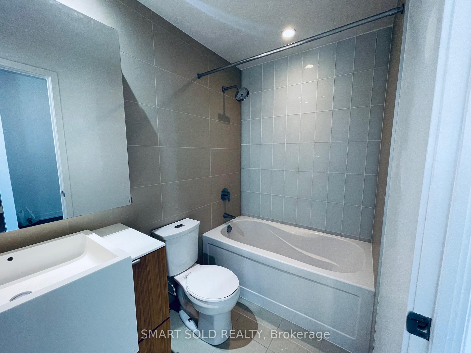 Photo 4 of Unit 4209, 21 Iceboat Terrace, Toronto, Waterfront Communities — HOMEH