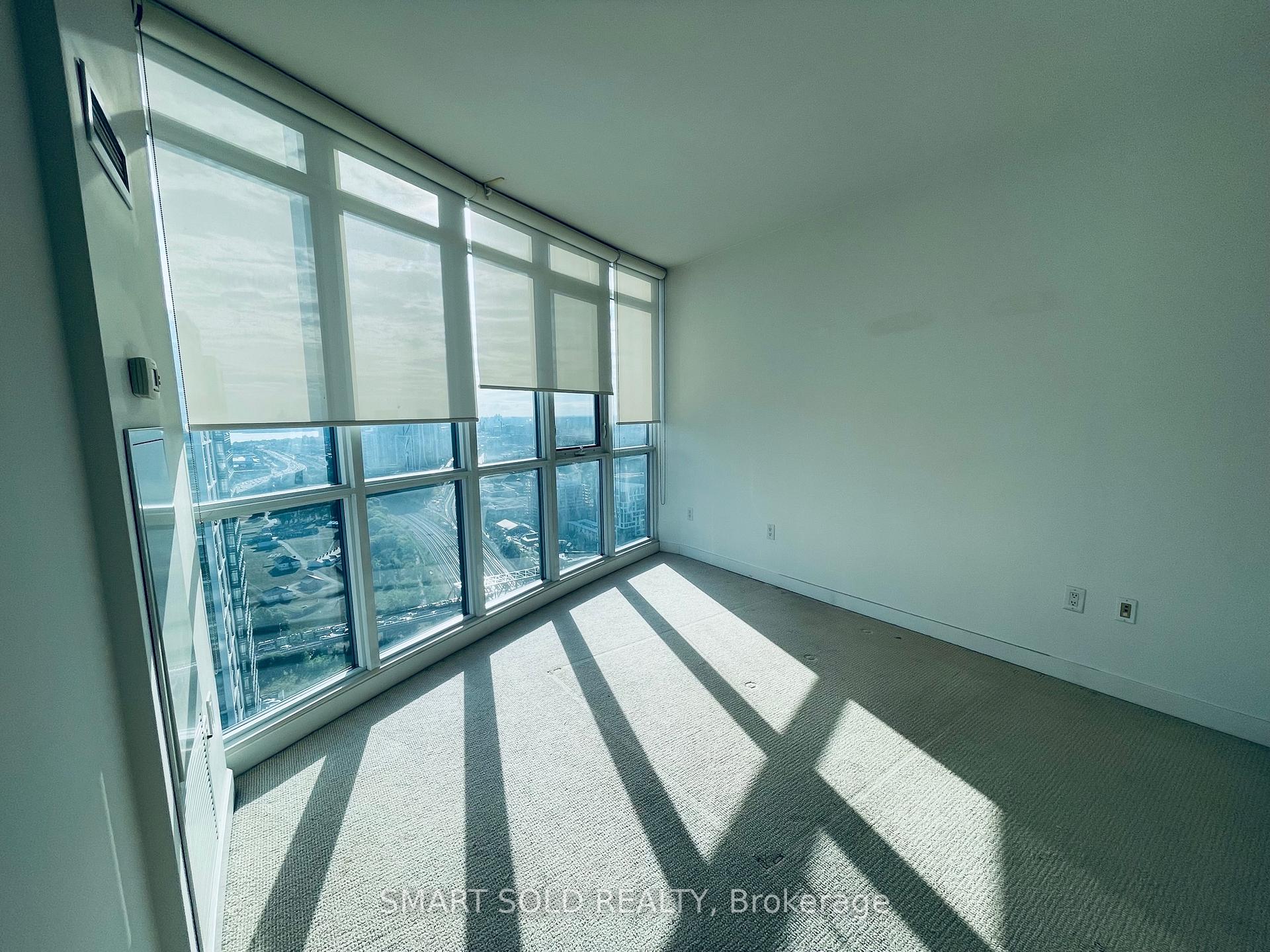 Photo 6 of Unit 4209, 21 Iceboat Terrace, Toronto, Waterfront Communities — HOMEH