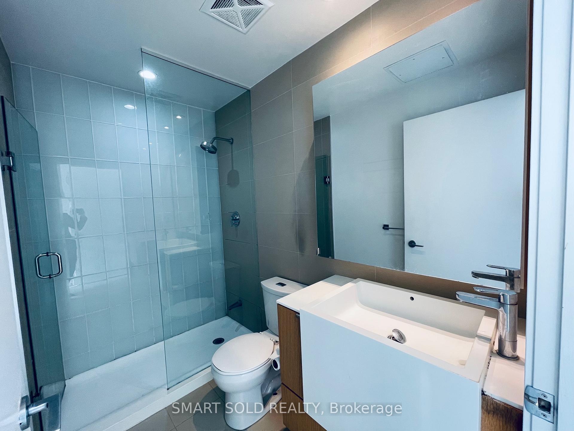 Photo 7 of Unit 4209, 21 Iceboat Terrace, Toronto, Waterfront Communities — HOMEH