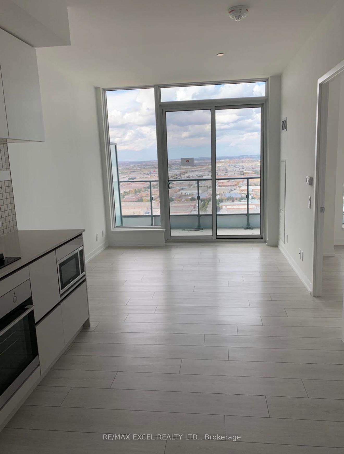 Front of Unit 2111, 5 Buttermill Avenue