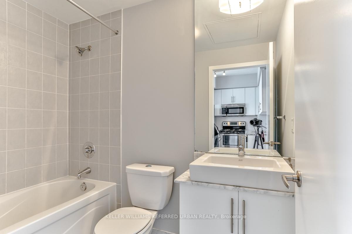 Photo 15 of Unit 3803, 55 Bremner Boulevard, Toronto, Waterfront Communities — HOMEH
