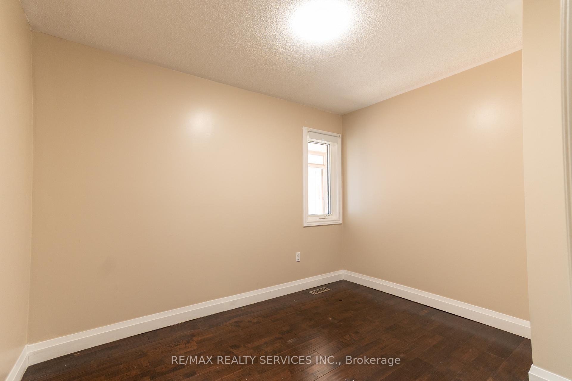 Photo 21 of 22 O'shaughnessy Crescent, Barrie, Holly — HOMEH