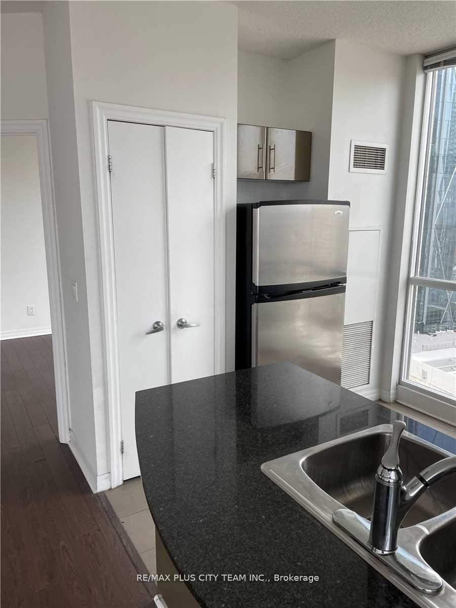 Photo 4 of Unit 2605, 16 Yonge Street, Toronto, Waterfront Communities — HOMEH