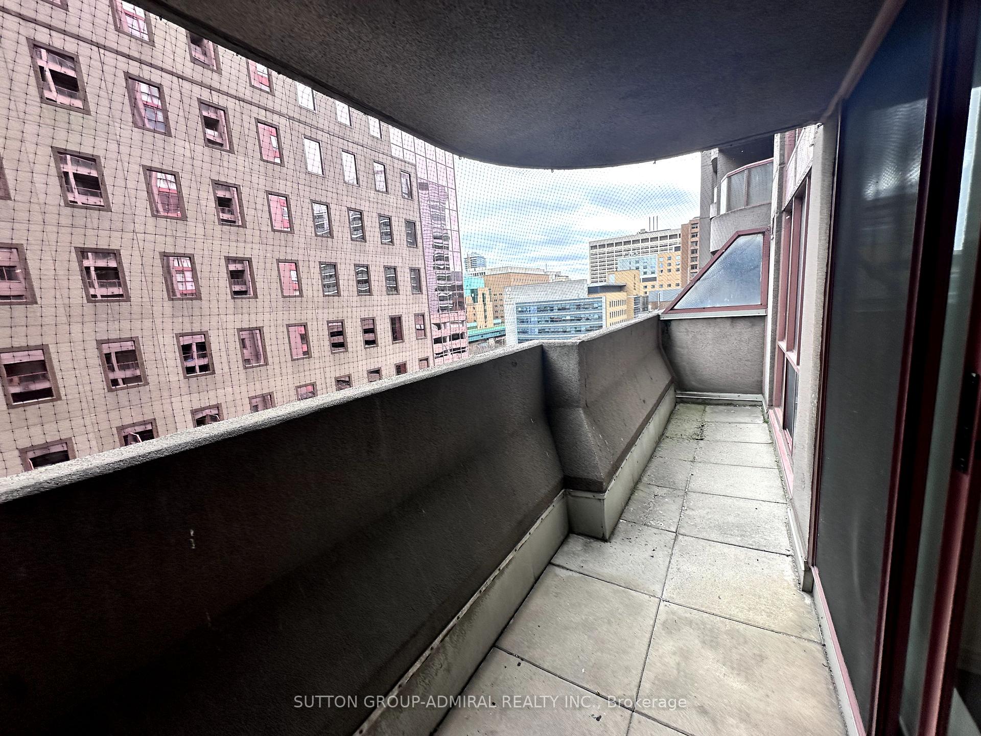 Photo 2 of Unit 501, 736 Bay Street, Toronto, Bay Street Corridor — HOMEH