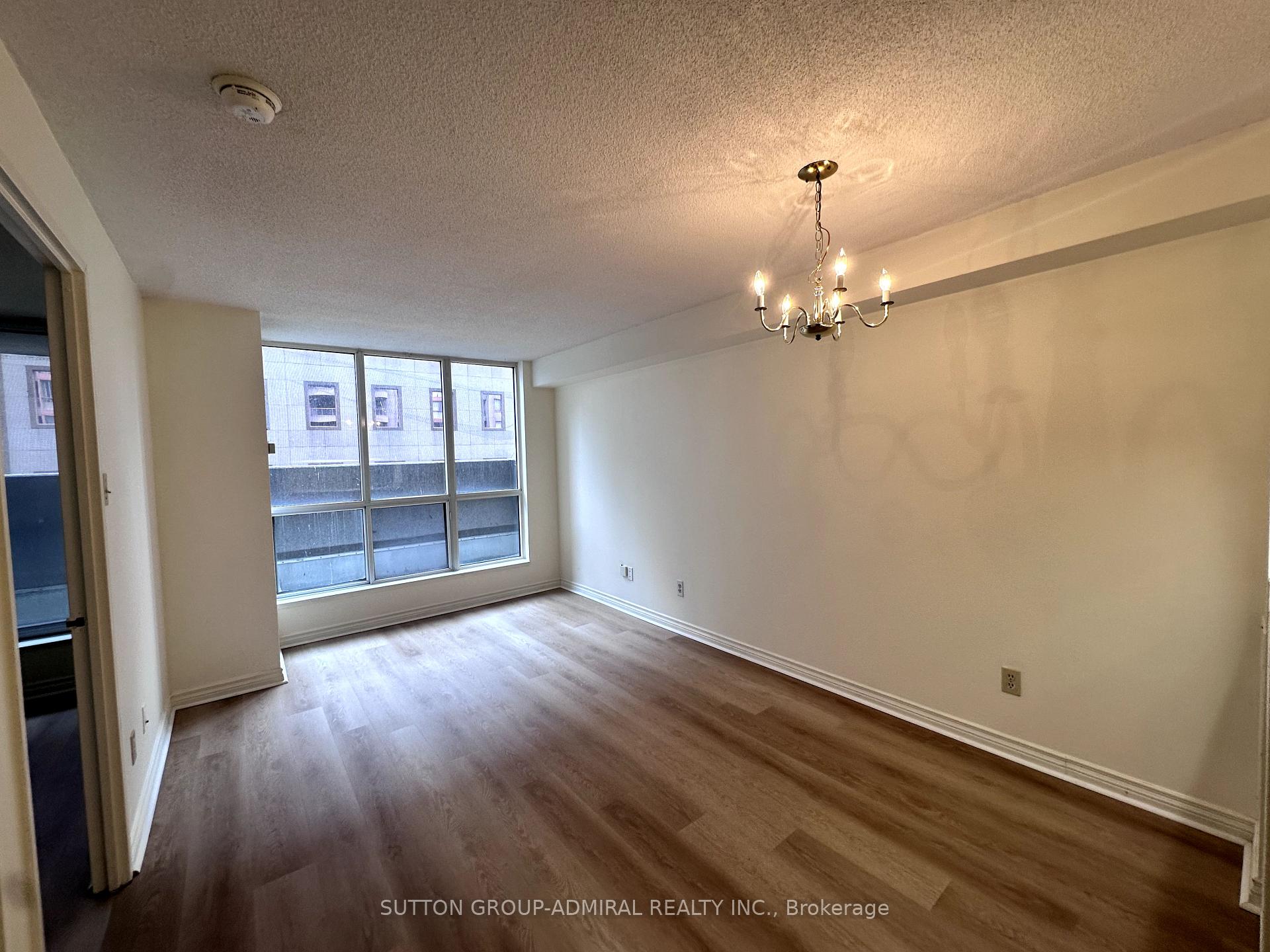 Photo 5 of Unit 501, 736 Bay Street, Toronto, Bay Street Corridor — HOMEH