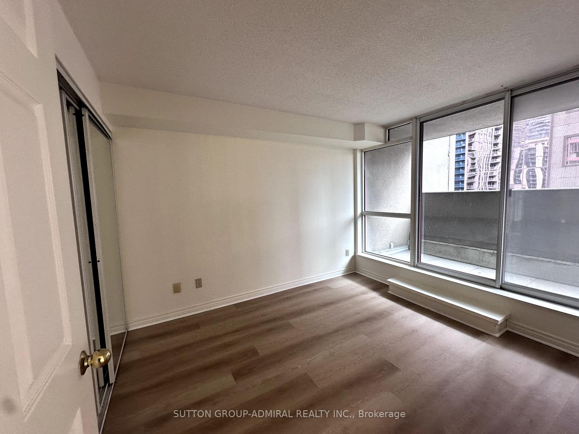 Photo 6 of Unit 501, 736 Bay Street, Toronto, Bay Street Corridor — HOMEH