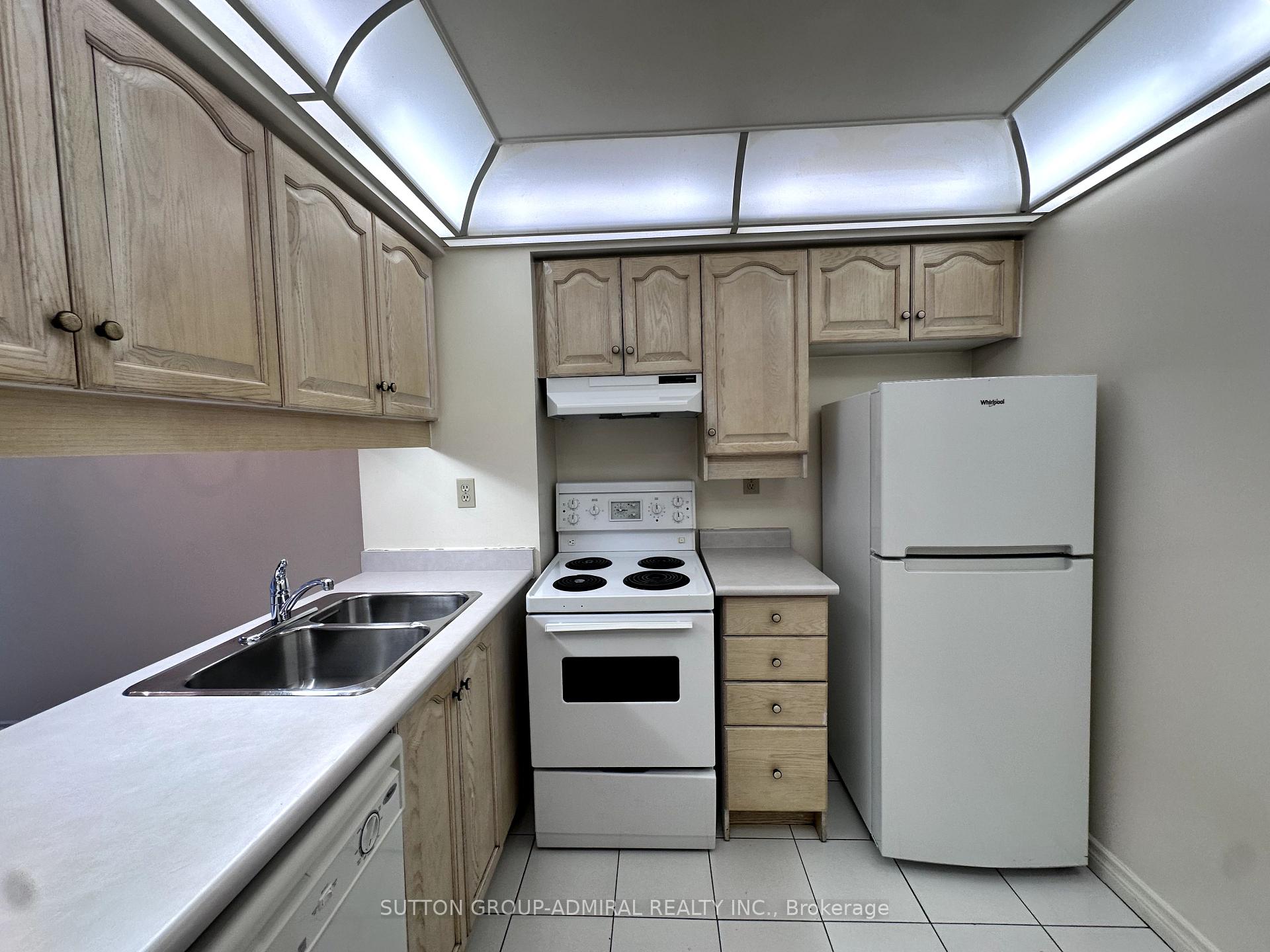 Photo 7 of Unit 501, 736 Bay Street, Toronto, Bay Street Corridor — HOMEH
