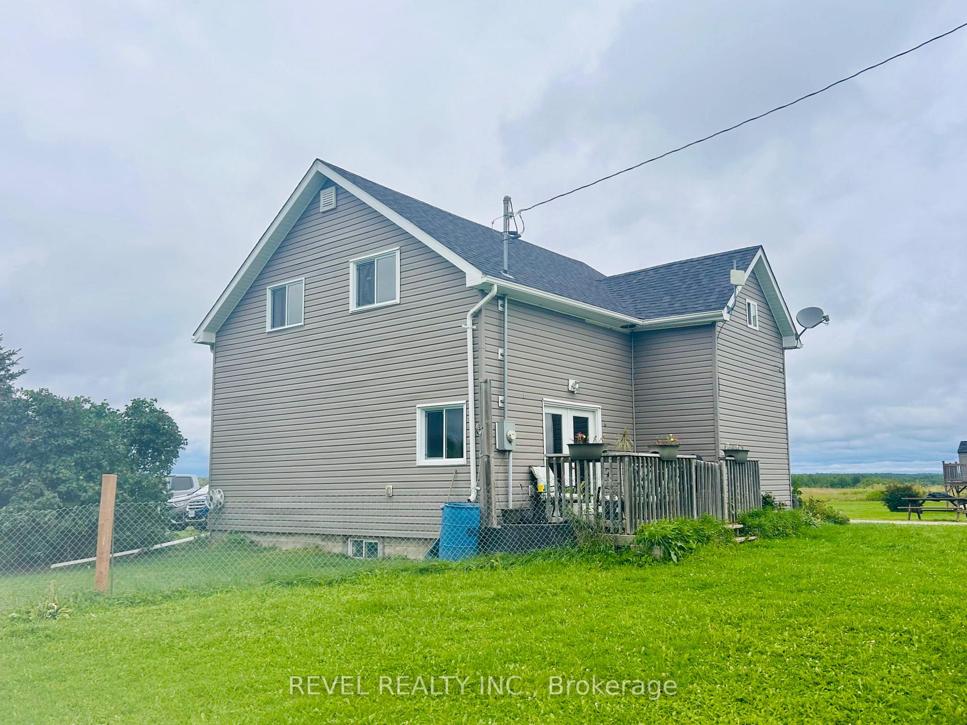 Photo 5 of 1105 4 & 5 Glackmeyer Concession, Cochrane — HOMEH