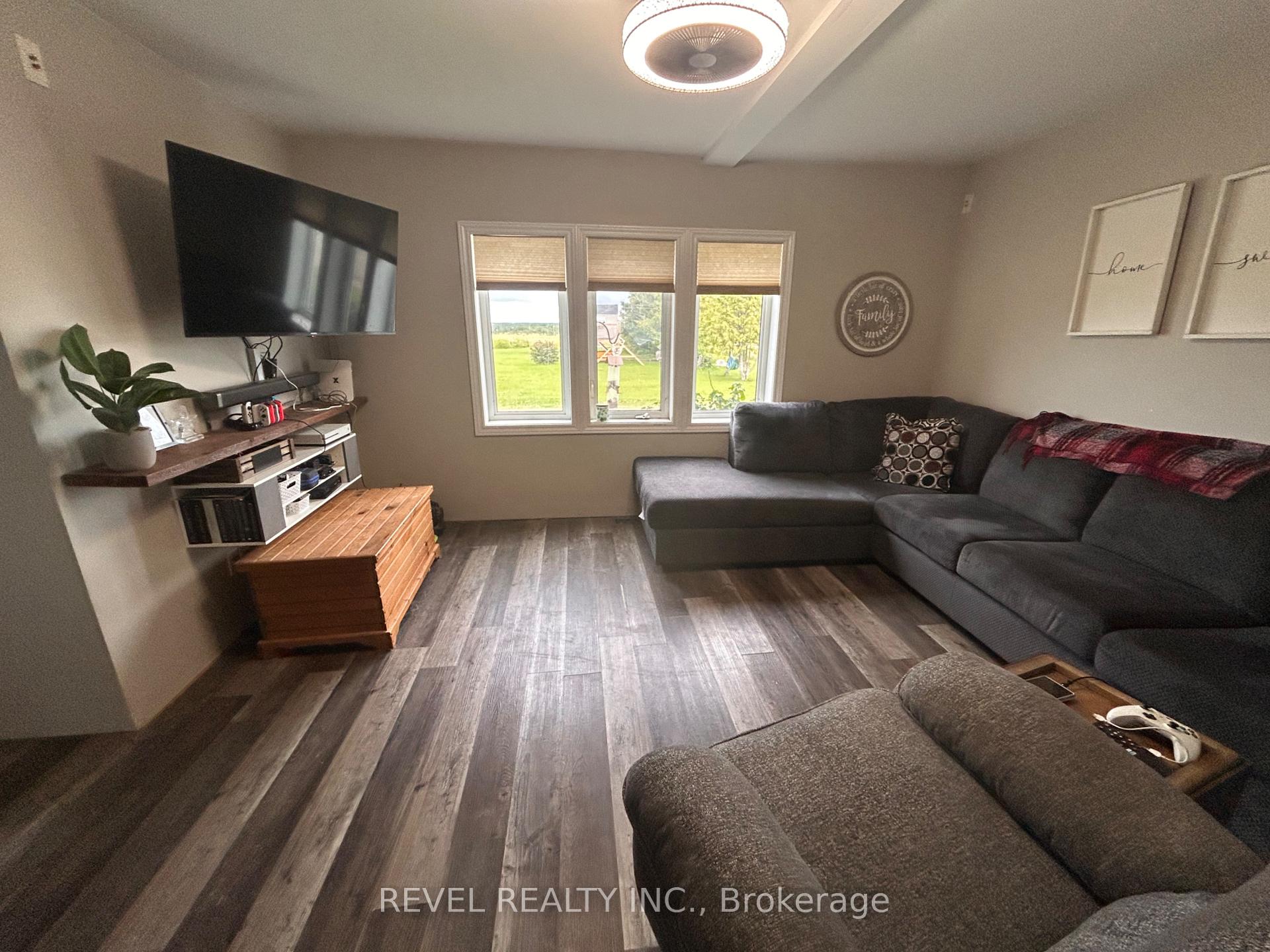 Photo 10 of 1105 4 & 5 Glackmeyer Concession, Cochrane — HOMEH