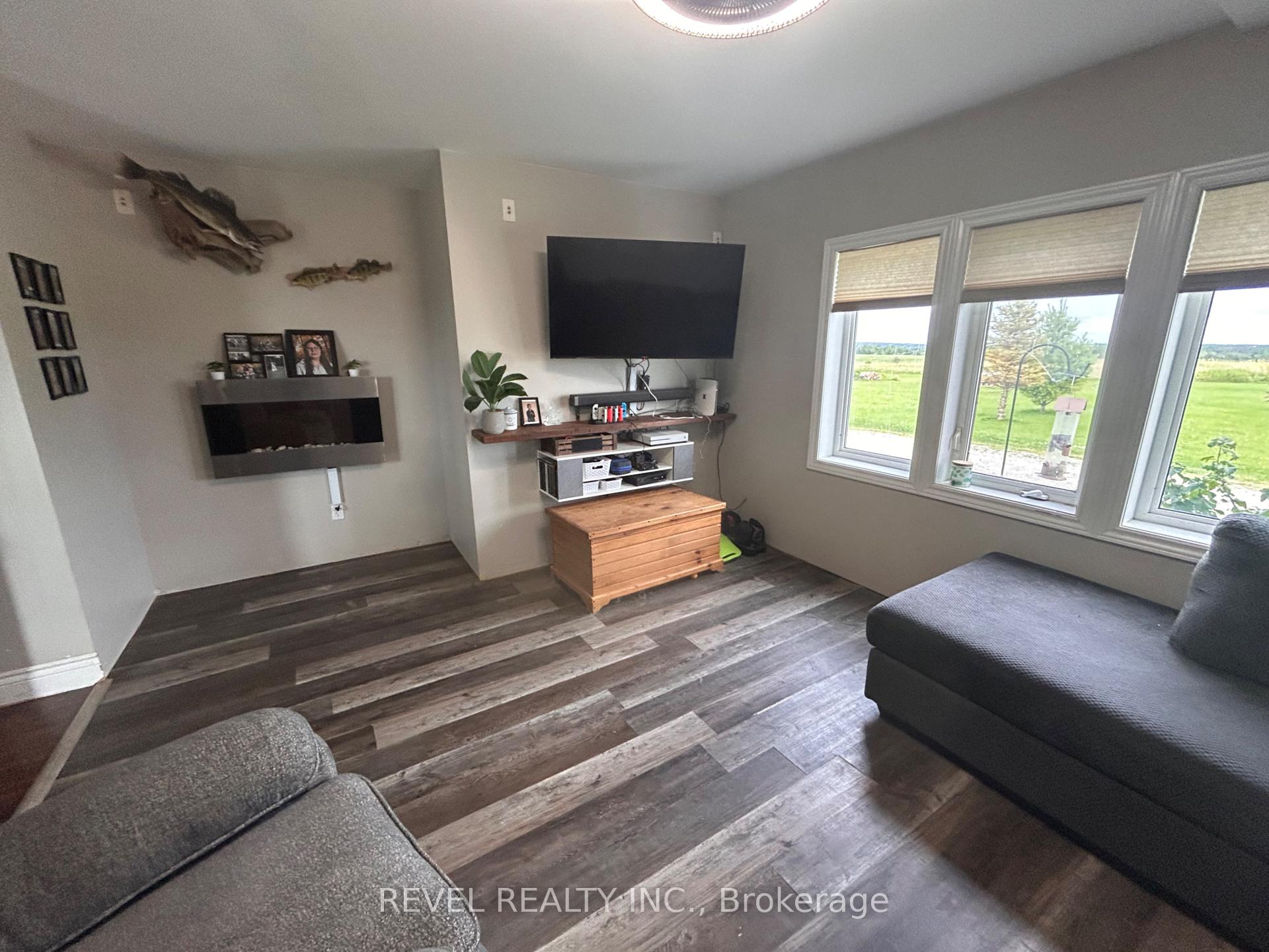 Photo 7 of 1105 4 & 5 Glackmeyer Concession, Cochrane — HOMEH