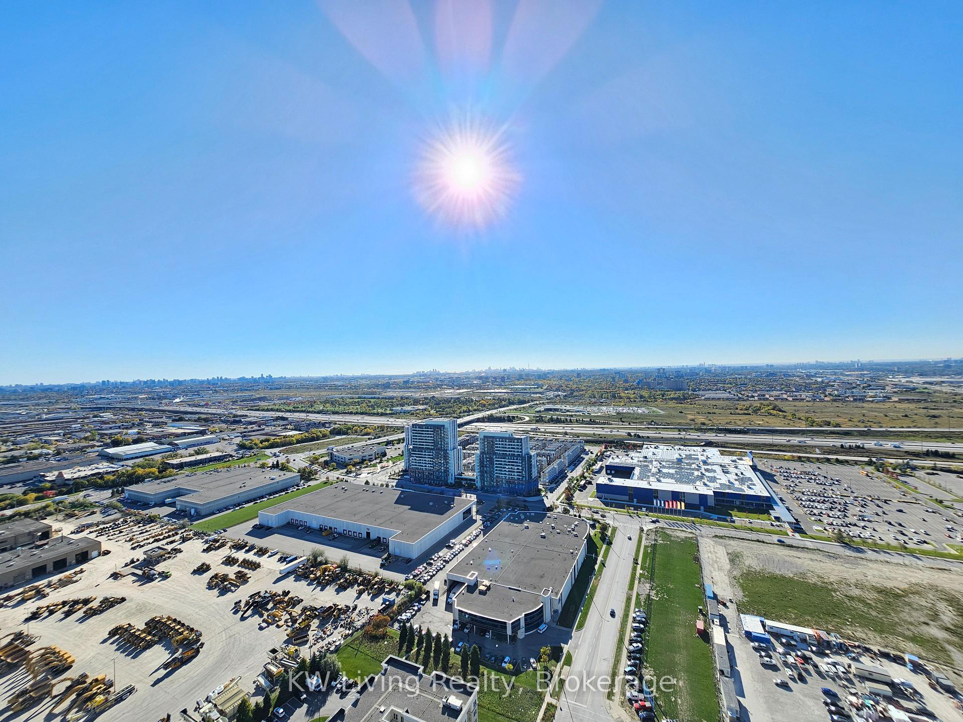 Photo 2 of Unit 4510, 28 Interchange Way, Vaughan, Vaughan Corporate Centre — HOMEH