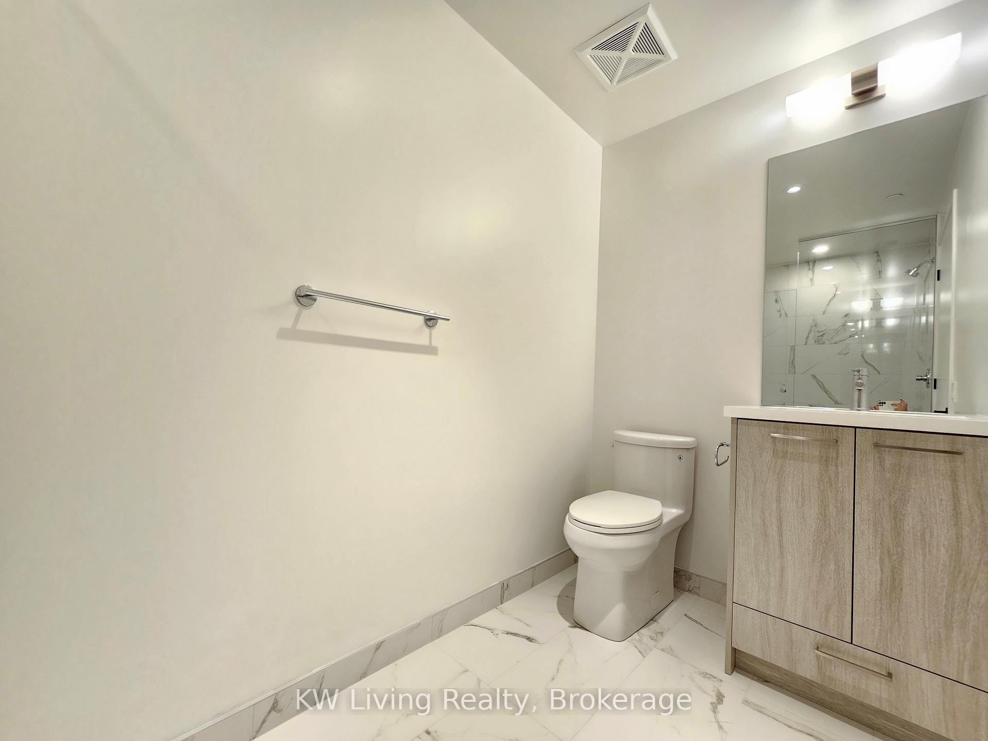 Photo 6 of Unit 4510, 28 Interchange Way, Vaughan, Vaughan Corporate Centre — HOMEH