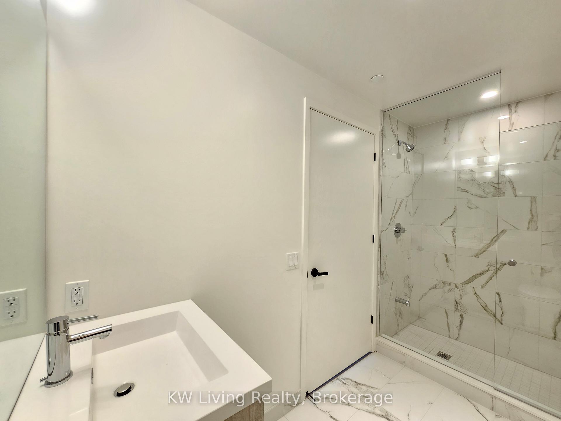 Photo 7 of Unit 4510, 28 Interchange Way, Vaughan, Vaughan Corporate Centre — HOMEH