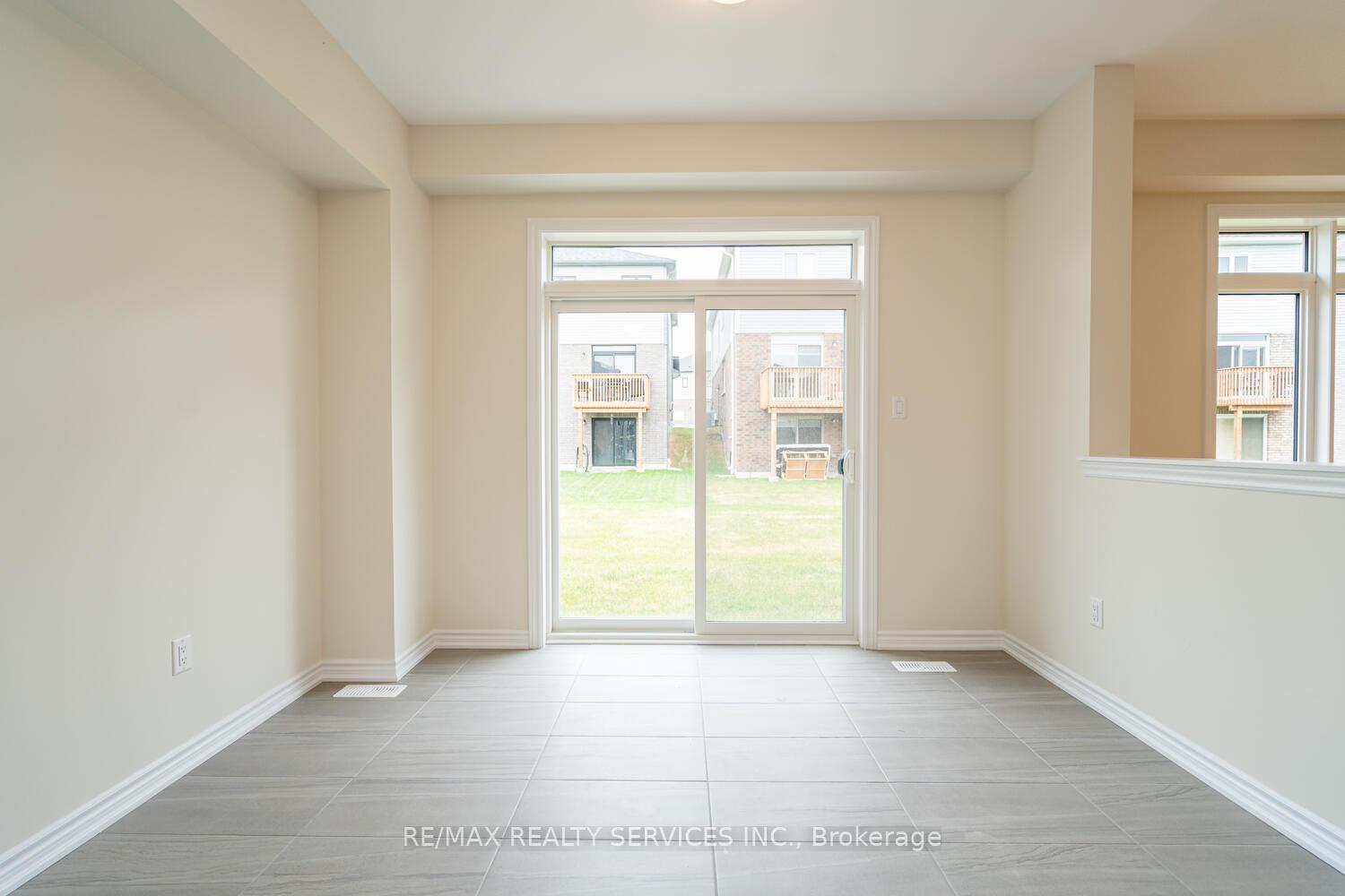 Photo 8 of 23 Heming Street, Brant, Paris — HOMEH