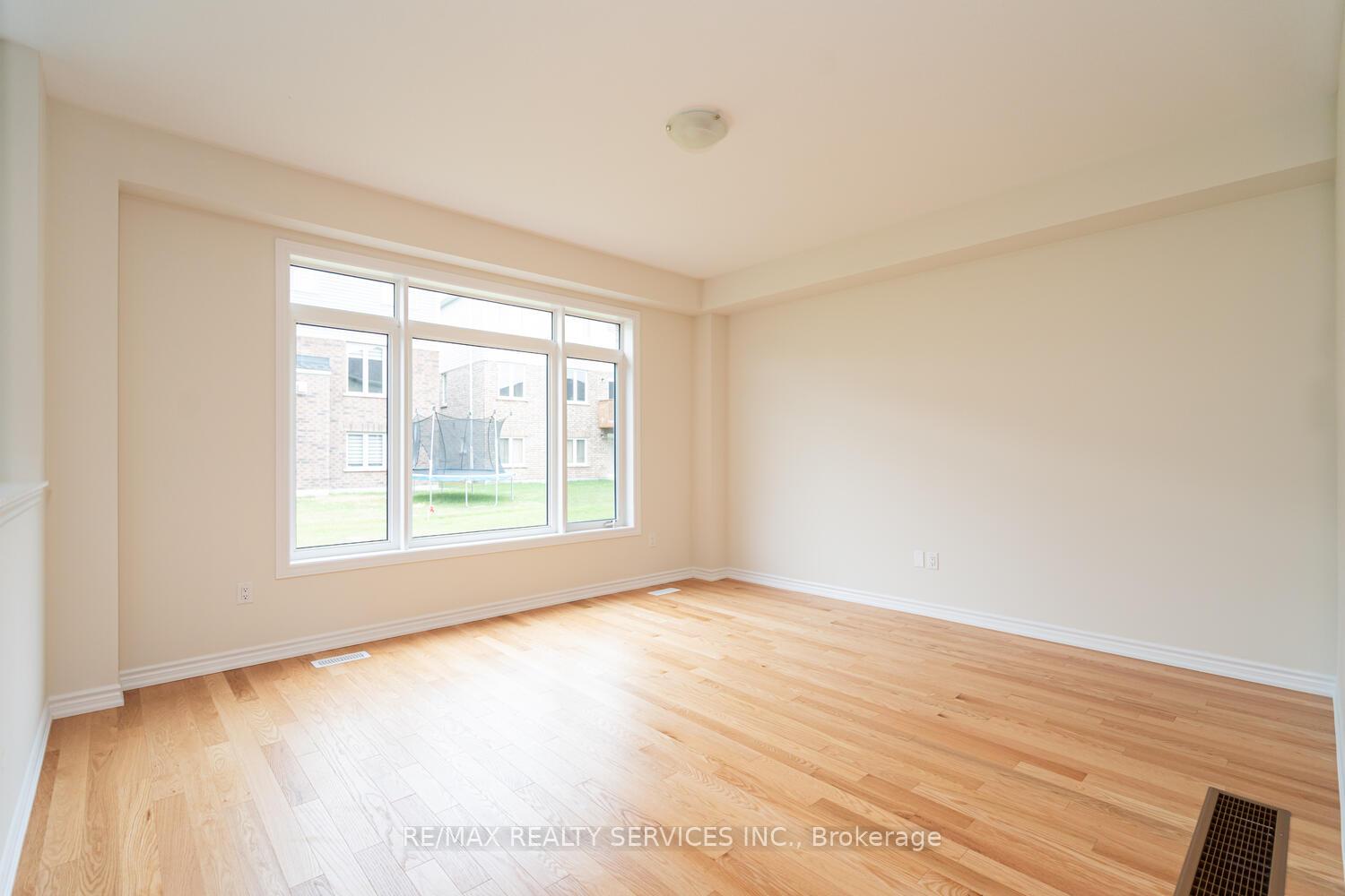 Photo 9 of 23 Heming Street, Brant, Paris — HOMEH